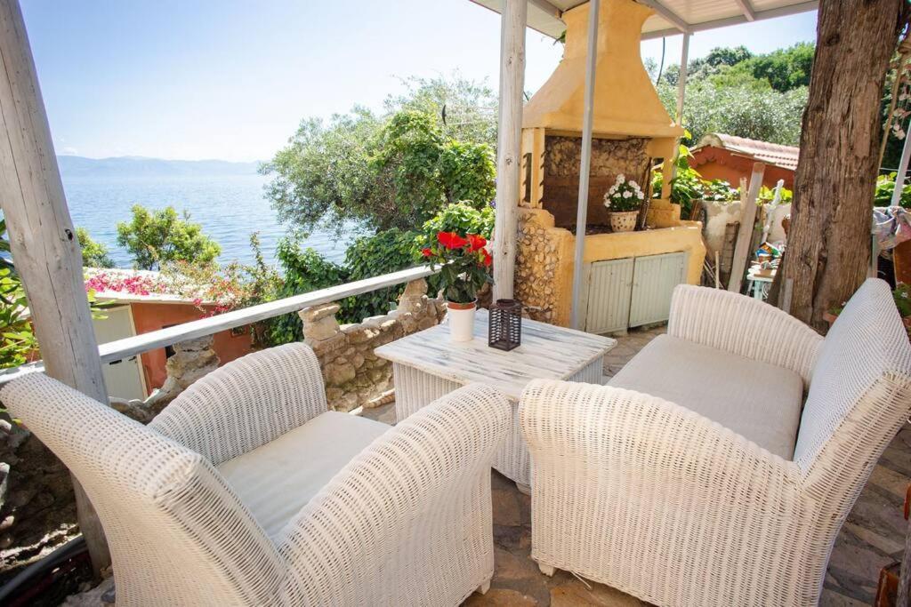 Kohyli Beachfront House Agia Pelagia Chlomou Екстериор снимка