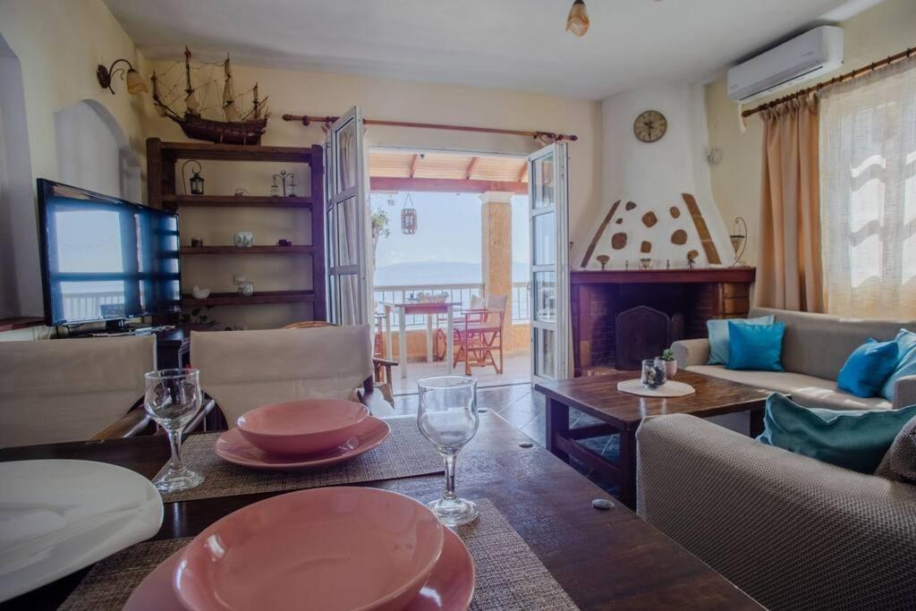 Kohyli Beachfront House Agia Pelagia Chlomou Екстериор снимка