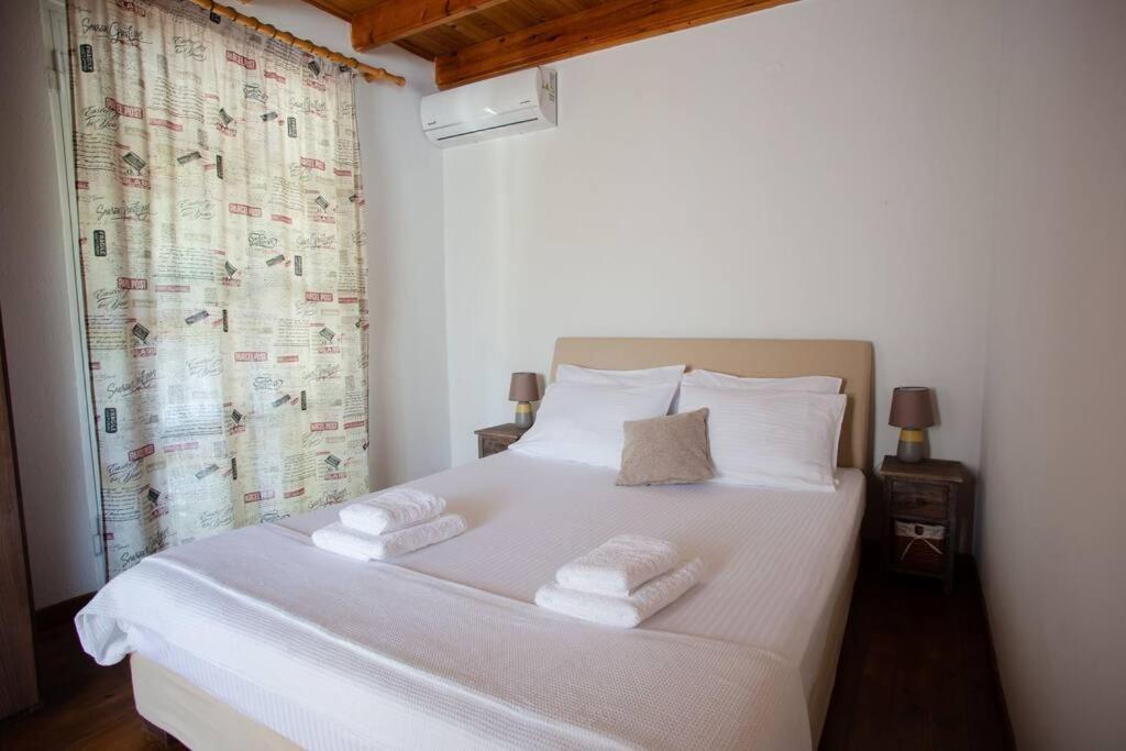 Kohyli Beachfront House Agia Pelagia Chlomou Екстериор снимка