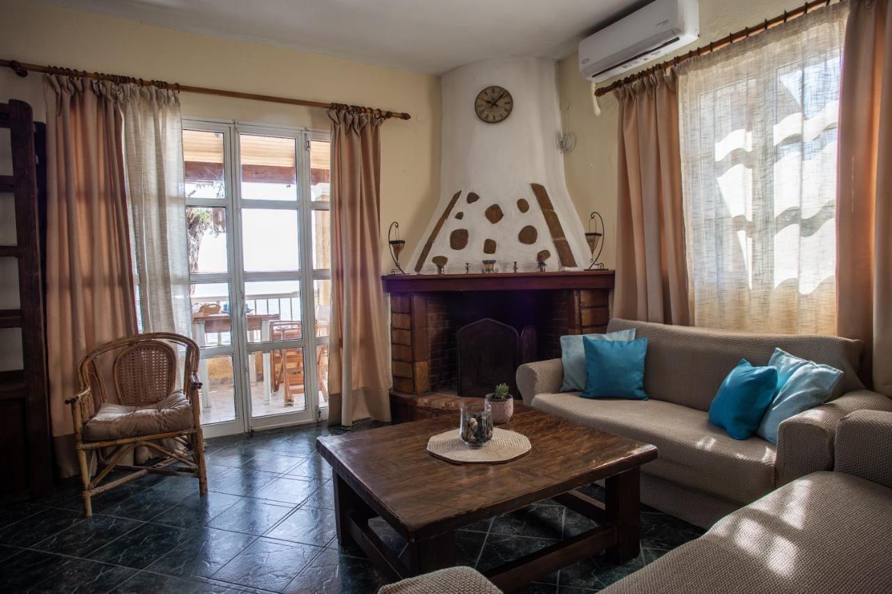 Kohyli Beachfront House Agia Pelagia Chlomou Екстериор снимка