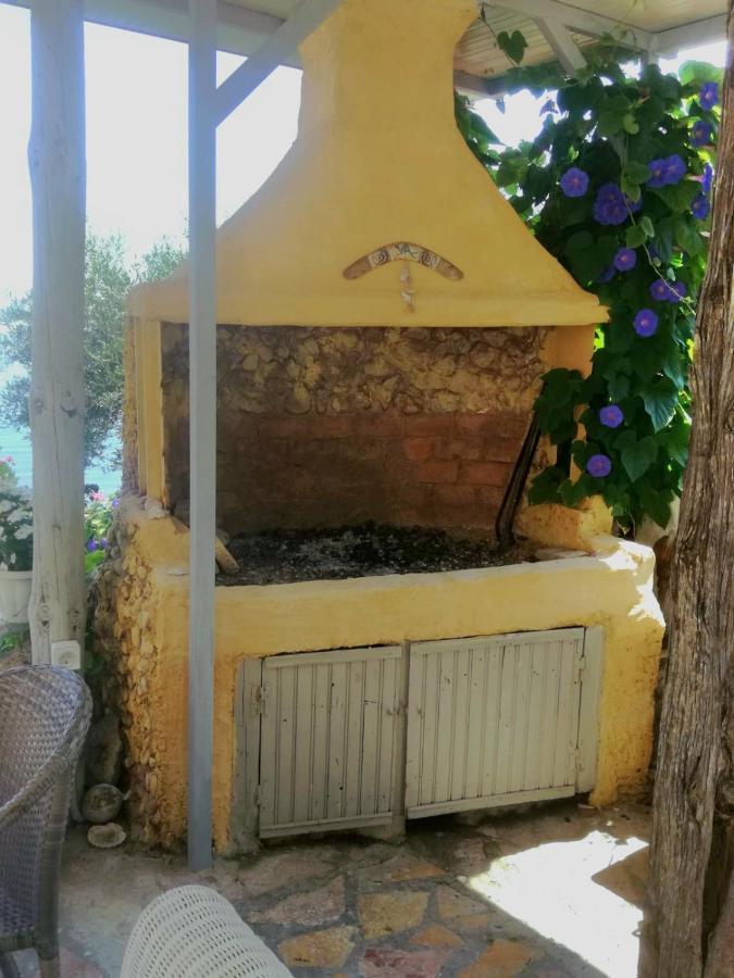 Kohyli Beachfront House Agia Pelagia Chlomou Екстериор снимка