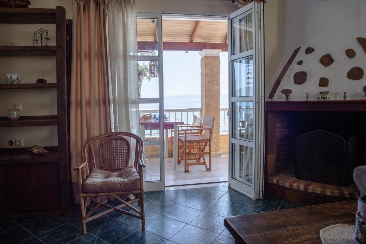 Kohyli Beachfront House Agia Pelagia Chlomou Екстериор снимка