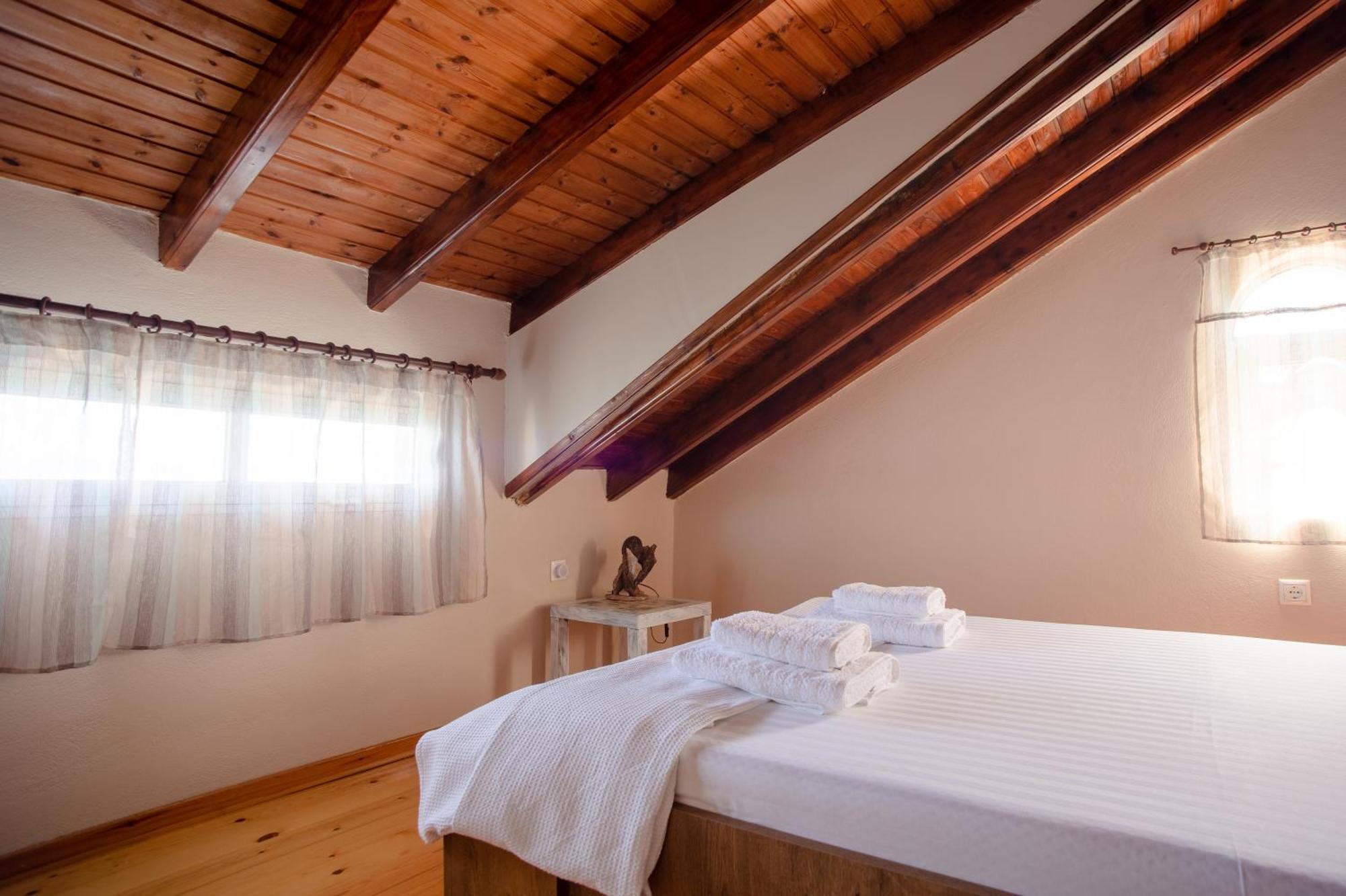 Kohyli Beachfront House Agia Pelagia Chlomou Екстериор снимка