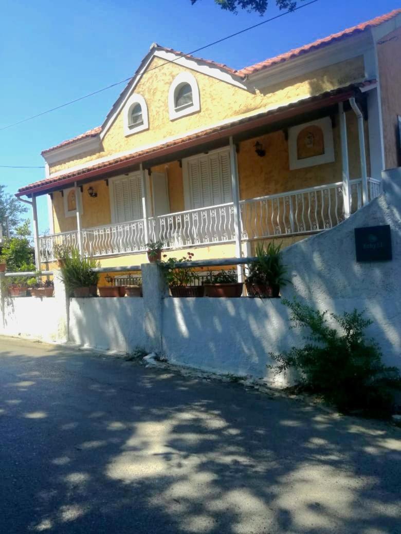 Kohyli Beachfront House Agia Pelagia Chlomou Екстериор снимка
