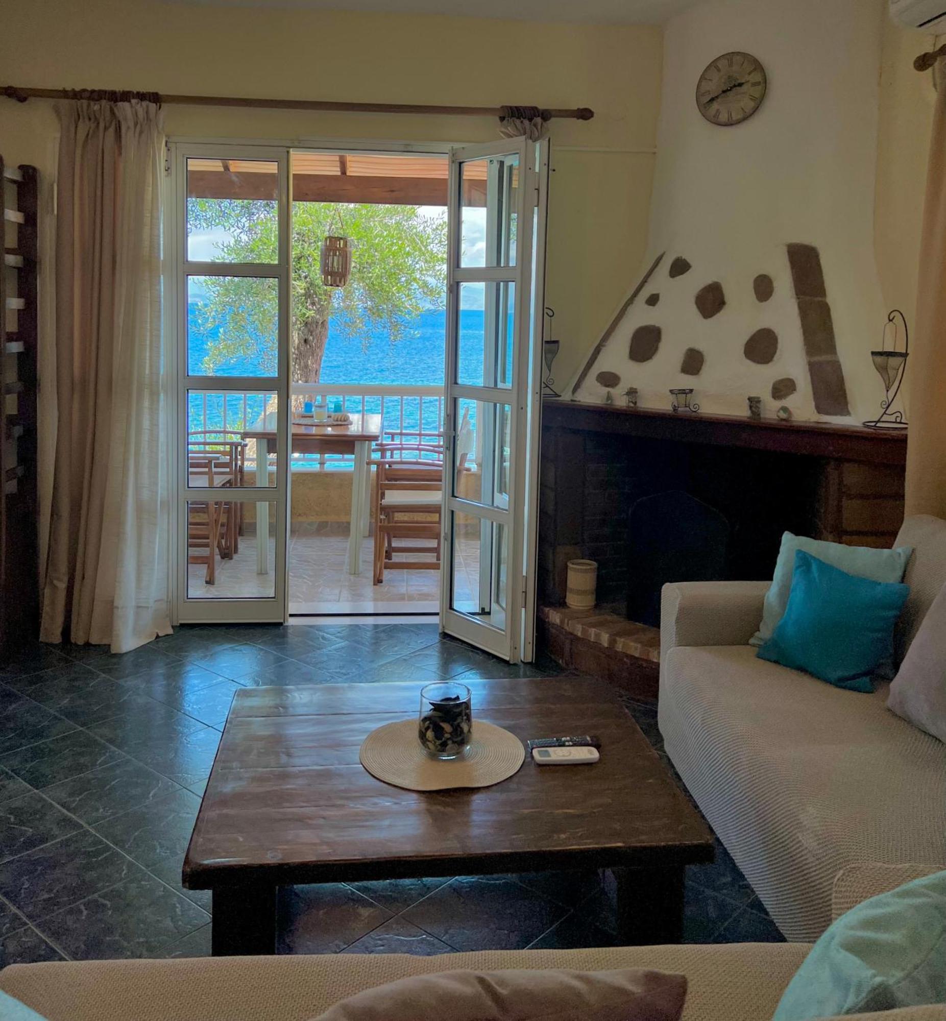 Kohyli Beachfront House Agia Pelagia Chlomou Екстериор снимка